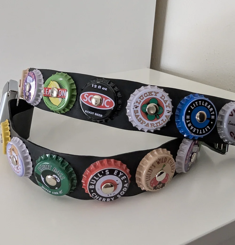 Littlearth Bottle Cap Belt - Picture 3 of 6
